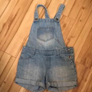Children’s place overall shorts!!